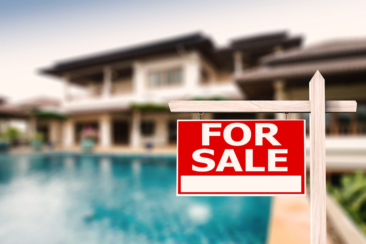 Taking The Plunge:  Important Questions to Ask  When Buying a House with a Pool